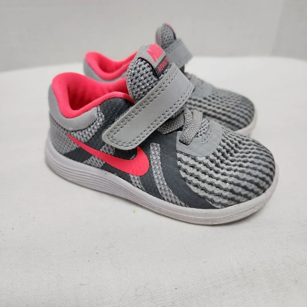 NIKE REVOLUTION 4‎ WOLF COOL GREY PINK 943308-003 TODDLERS - 6c